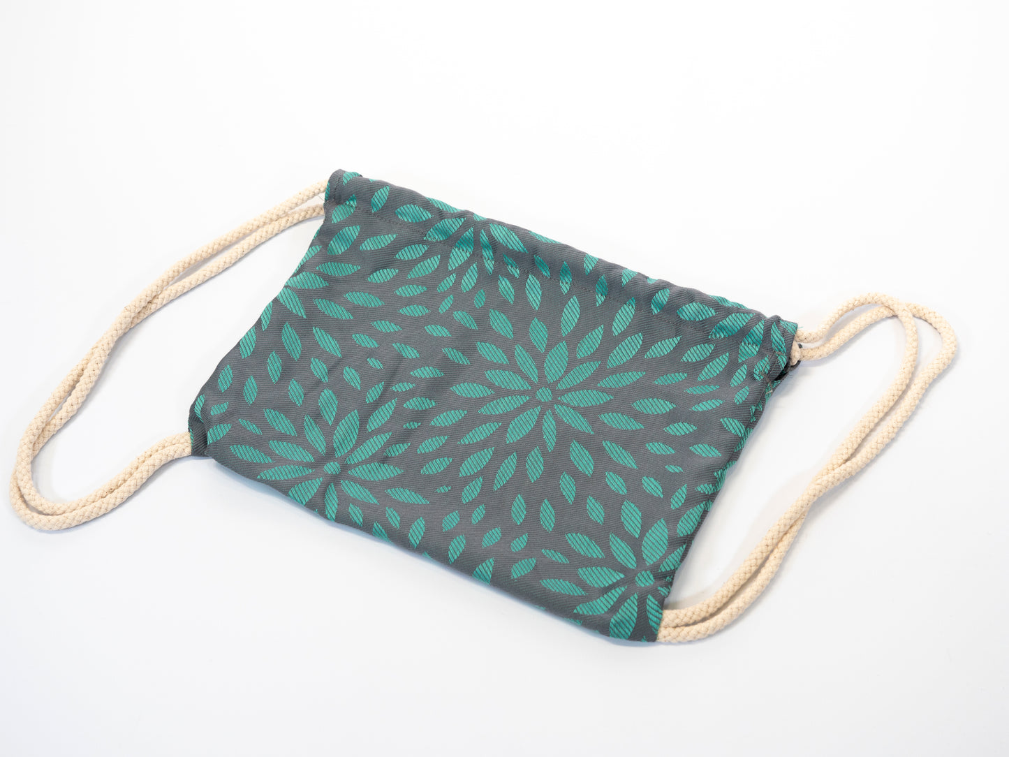 KAAMI | Mini-Ringsling | für kleine Puppeneltern | Flora Celadon - ADViKiDS