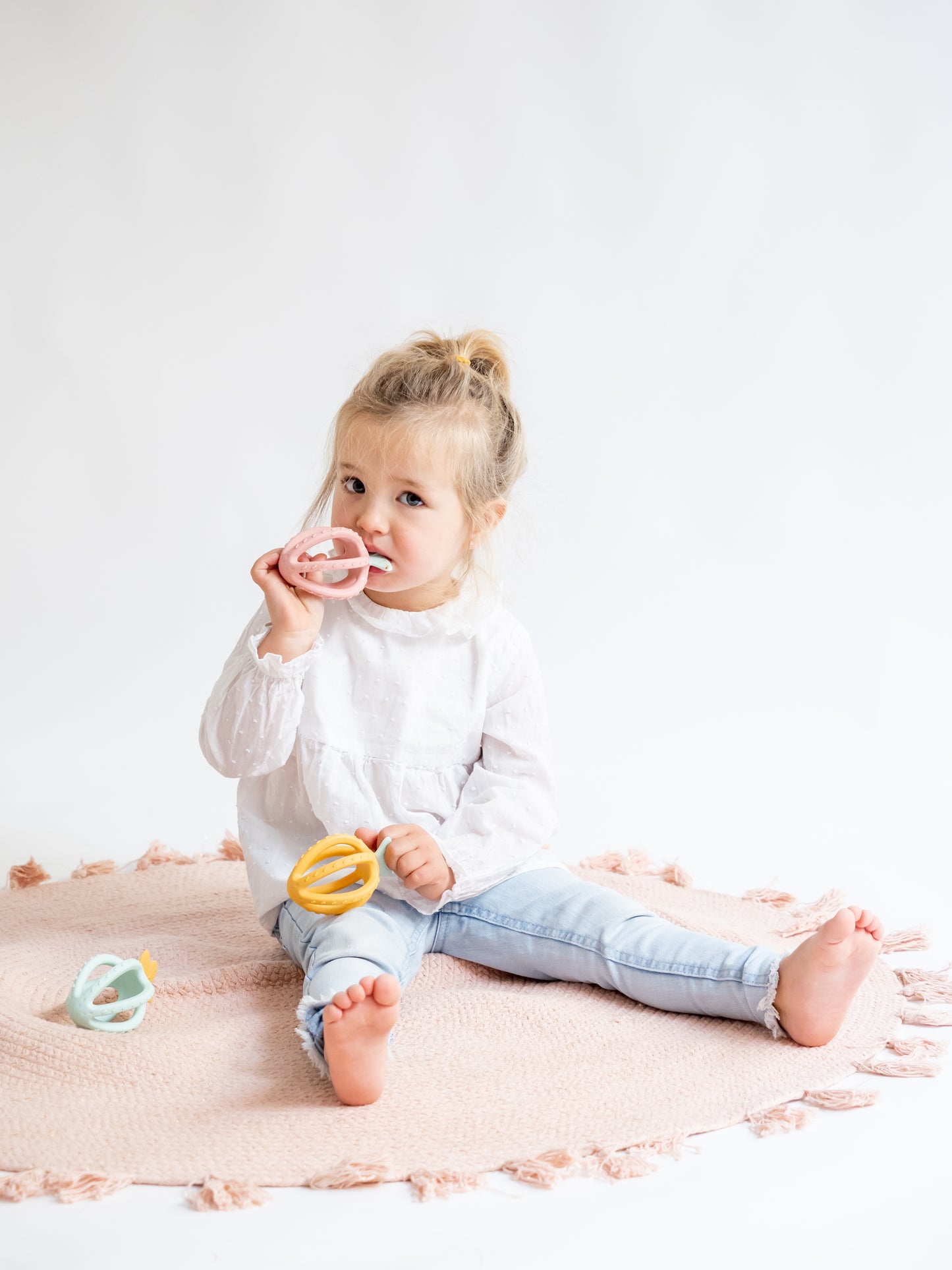 SARO | Spiel & Beißring "Frucht" | Rosa