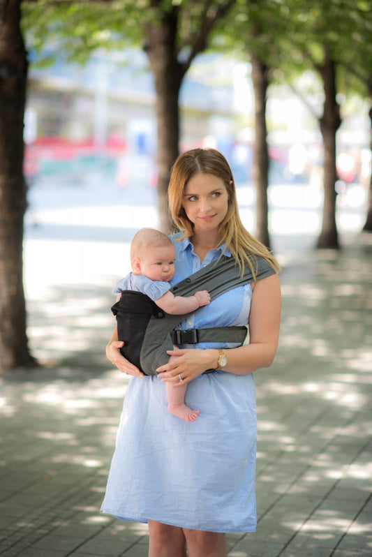 IZMI Breeze - Babytrage - Herzensfreunde