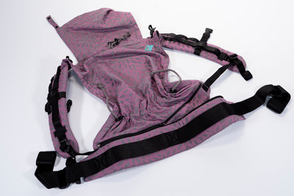 KAAMI | DuoFlex | Die Babytrage für alle Lebenslagen und jedes Alter | Flora Purple Grape